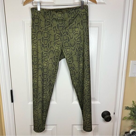 Onzie Snake Print Full Length Leggings Size Large Super Soft - Picture 2 of 8